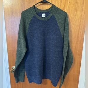 GAP Men's Olive and Navy Crewneck Sweater